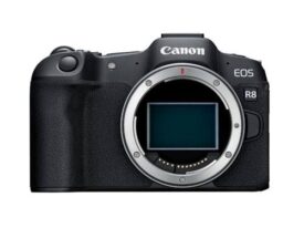 EOS R8